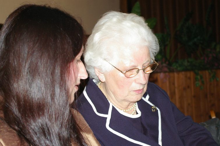 Mina 80.Geburtstag 004.JPG